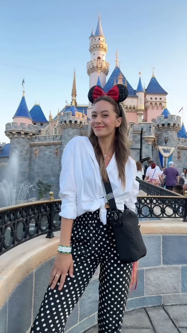 Instagram post by @lex.delarosa for Albion Fit. Caption reads: having the most magical trip with @albionfit....