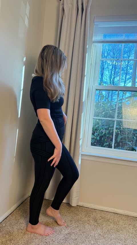 Instagram post by @dr.lyubov_tsaryk for Fanka. Caption reads: Want slim, toned legs? 💖✨ Fanka PowerBand....