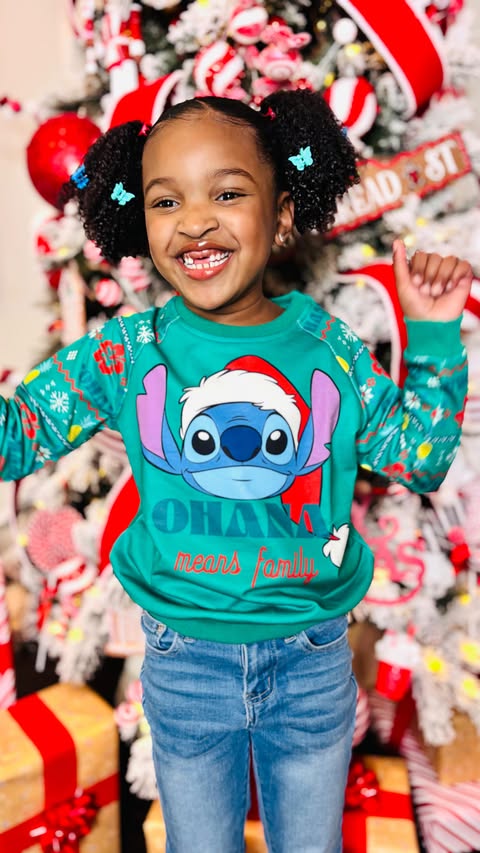 Instagram post by @londynannicee for PatPat. Caption reads: Disney Christmas + PatPat = holiday perfection 🎄✨....