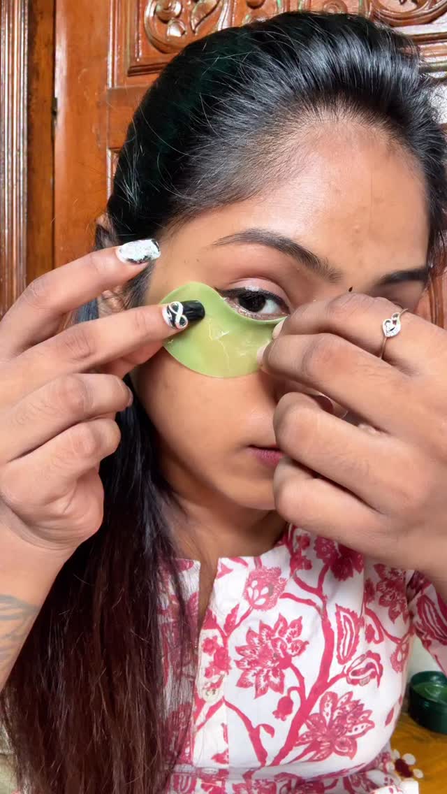 Instagram post by @__ashwiniofficial__ for Swiss Beauty Cosmetic. Caption reads: Comment “link” or share this Reel to me for....