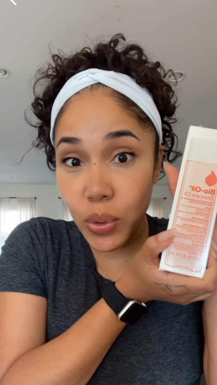 Instagram post by @thefunnymomma for Bio-oil. Caption reads: I didn’t discover Bio-Oil Skincare Oil until well....