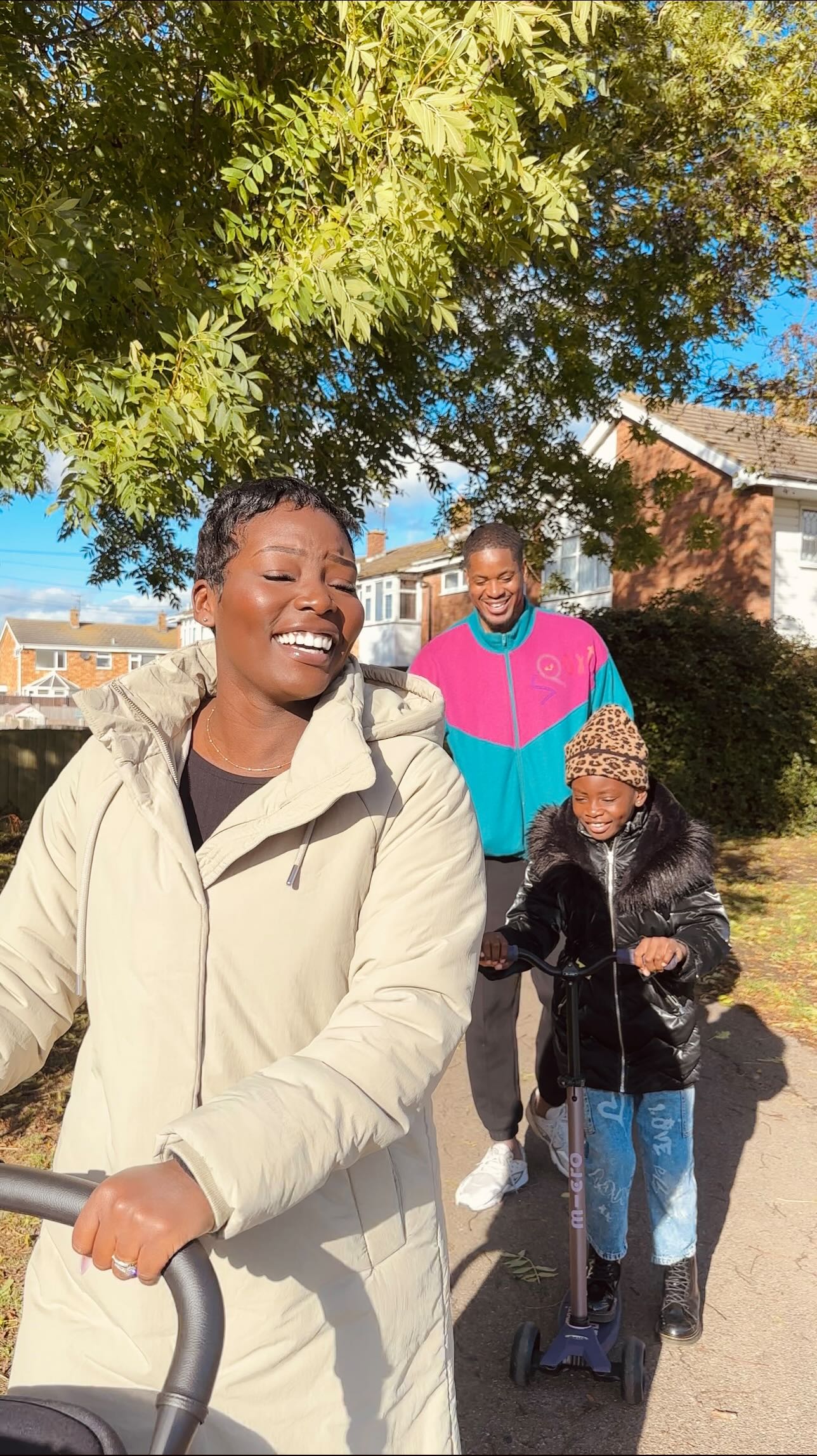 Instagram post by @yemisco for Sweaty Betty. Caption reads: [...] comfortable even on the windiest days....