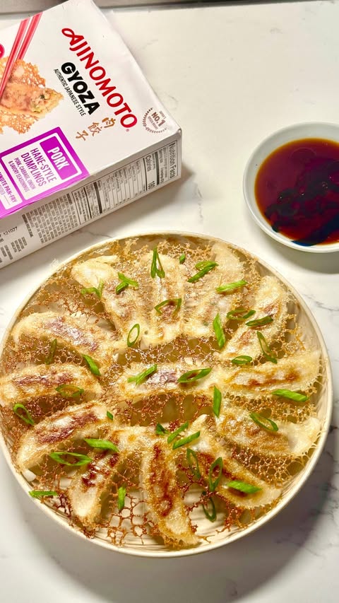 Instagram post by @ivyskitchn for Ajinomoto. Caption reads: [...] golden lace does all the work. find....