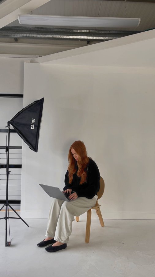 Instagram post by @jillyisabella for St.Tropez. Caption reads: ad Bronzed in 3 hours? yes pls ✨✨✨ loving....