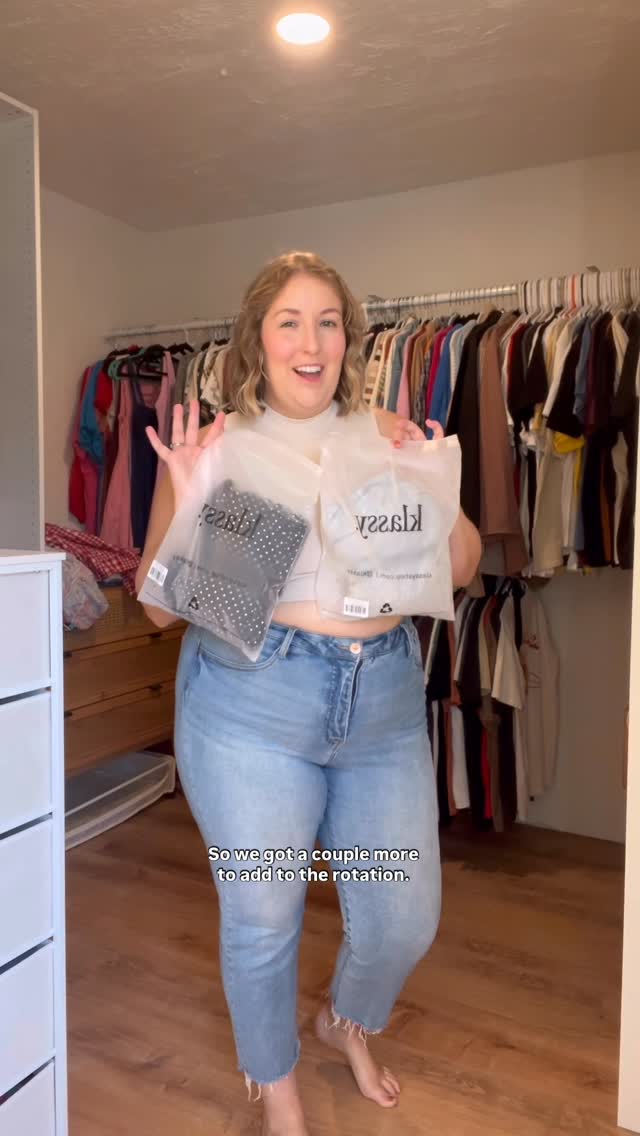 Instagram post by @sass.and.cellulite for Klassy. Caption reads: [...] STAPLES in my closet are any top from....