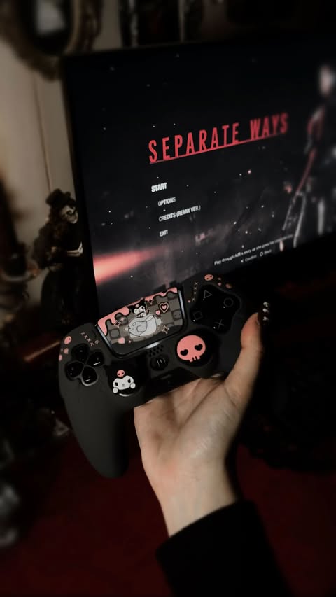 Instagram post by @kaylinlynell for GeekShare. Caption reads: hi hi 🎮 happy monday! [gifted] geekshare sent me....