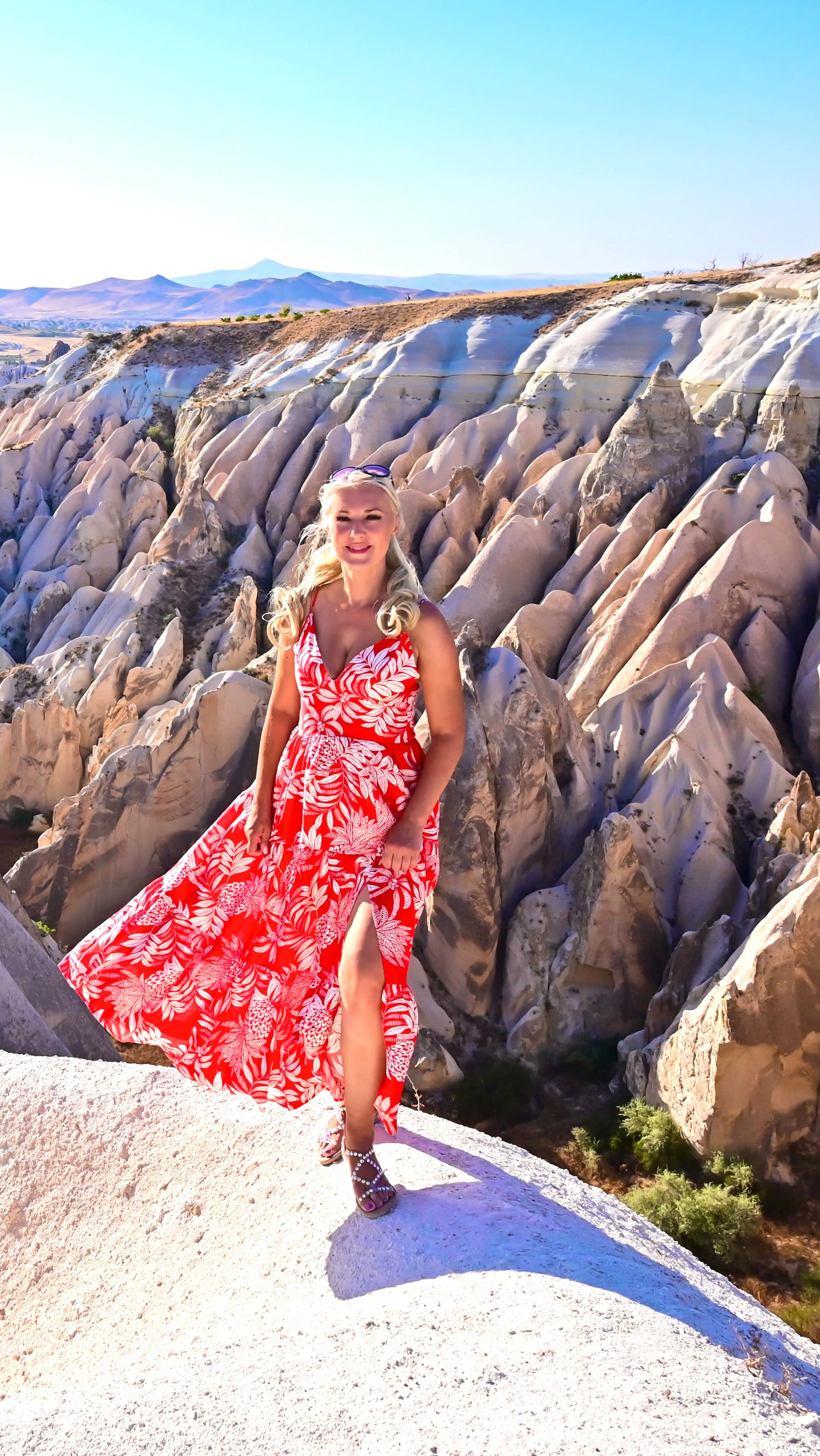 Instagram post by @damestravel for Girls LOVE Travel. Caption reads: Red Valley w Kapadocji to jedno z najbardziej....