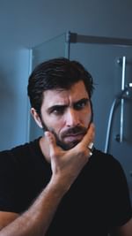 Instagram post by @marco__rossetti for Braun Spain. Caption reads: Mia madre mi preferirebbe sbarbato, ma io con il....