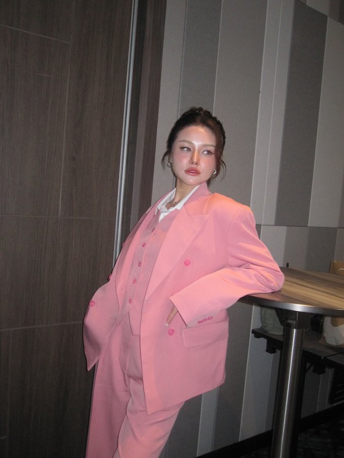 Instagram post by @sammy_3008 for LAZADA.co.th. Caption reads: 👩🏻‍⚖️ 
#Laz99ช้อปชิลไม่Guilty 💝.