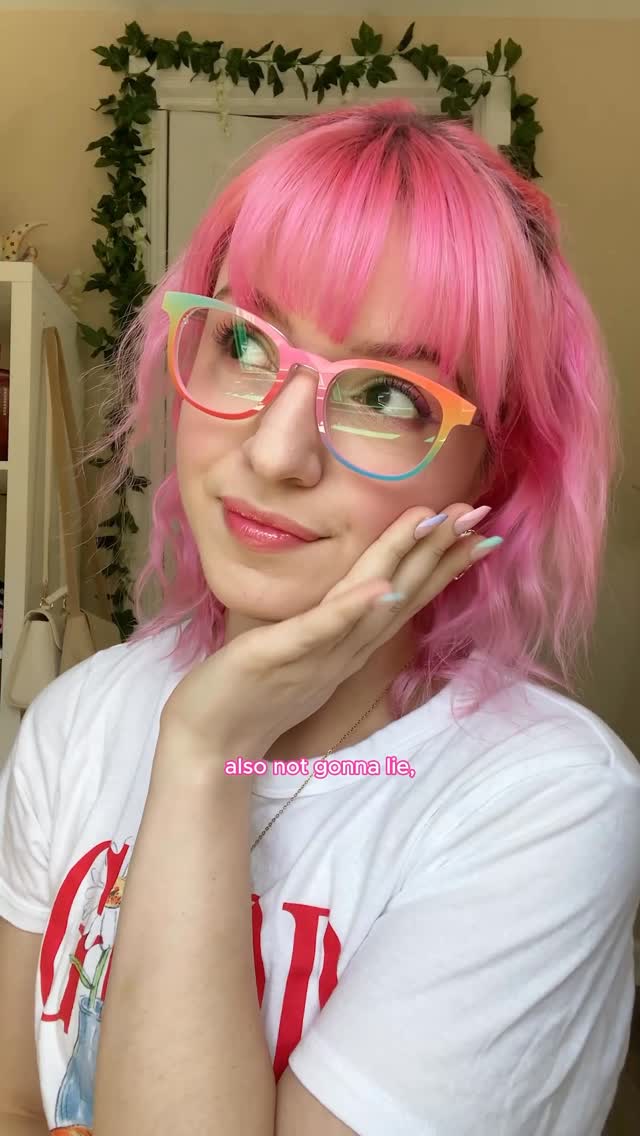 Instagram post by @kindergartenchic for Pair Eyewear. Caption reads: Literally the most fun glasses I’ve ever worn. 🤩....