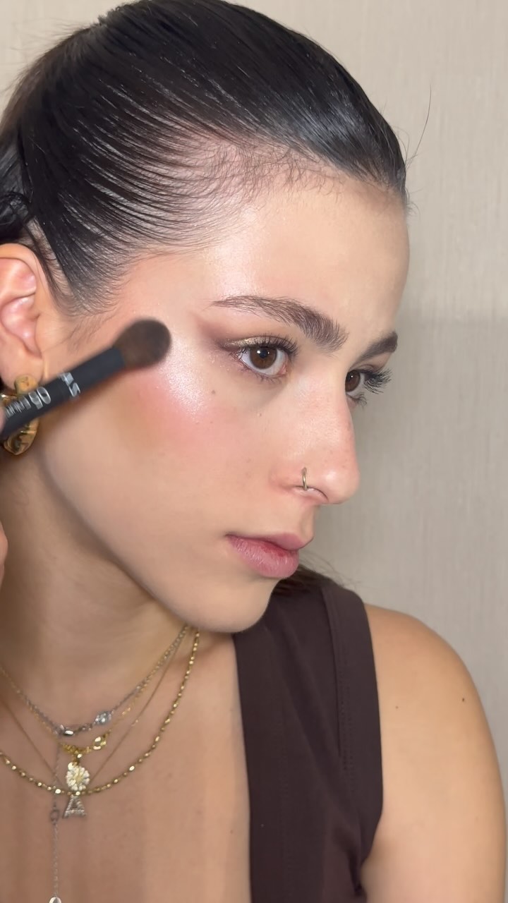 Instagram post by @denkaradag for Callista Beauty. Caption reads: [...] yaklaşıyor ♉️💜🙆🏻‍♀️ #işbirliği....