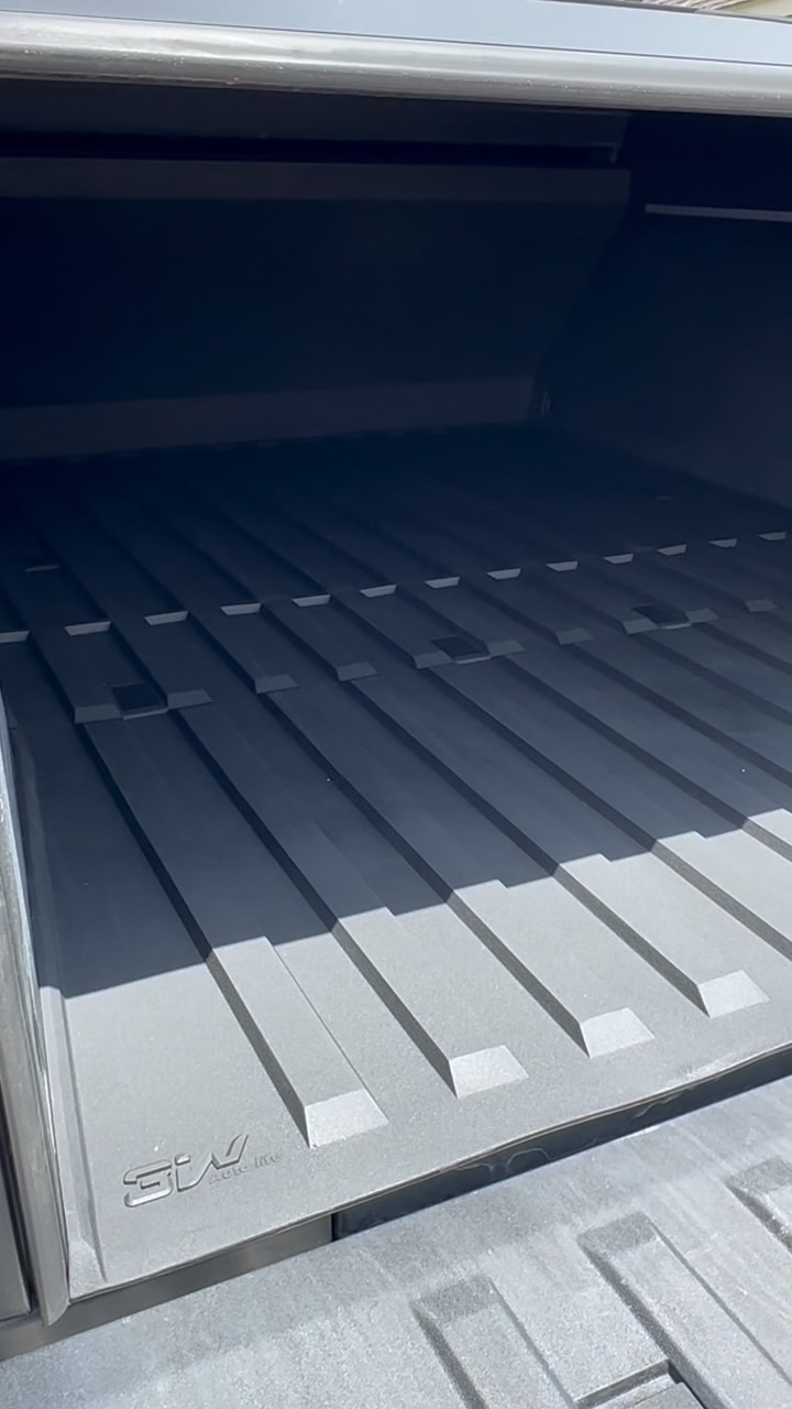 Instagram post by @theregoesjonathan for 3Wliners. Caption reads: [...] safe and clean at the same time with....