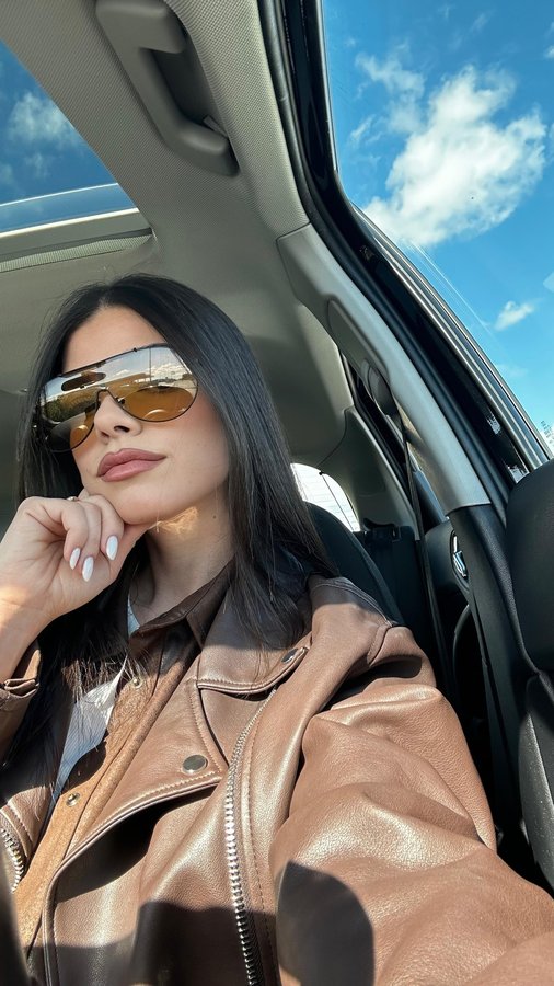 Instagram post by @jessy_gandini for OS Sunglasses. Caption reads: Vitamina D ☀️ 

@os_sunglasses #gifted #ootd.