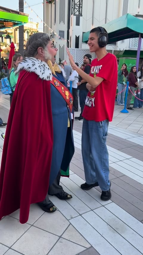 Instagram post by @magicwiththomas for Universal Studios Hollywood. Caption reads: Mayor MayWho playing Boop The Mayor with....
