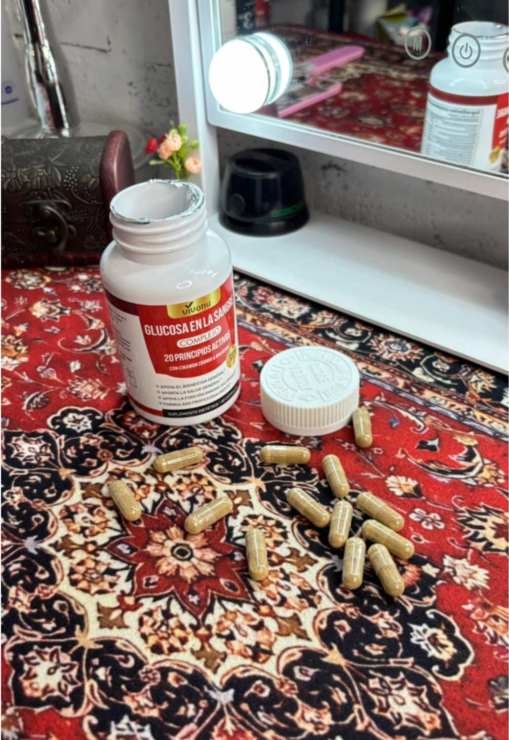 TikTok post by @brandonleyvaa for Vivonu. Caption reads: VivoNu COMPLEJO PARA LA GLUCOSA EN SANGRE - 20....