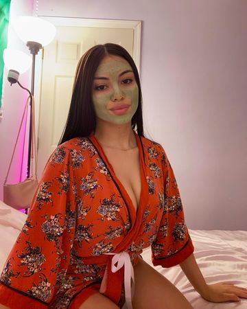 Instagram post by @reinaarubi for Teami Blends. Caption reads: My favorite detox mask! 🤍 Vegan and made with....