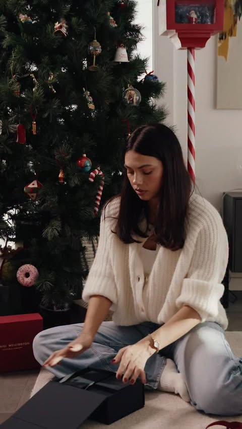 Instagram post by @giorgiasalvaggio for Daniel Wellington. Caption reads: #adv // Il suo tempo è stato il mio dono più....