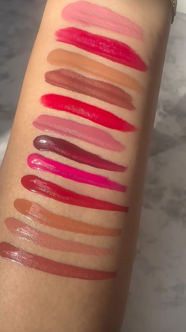 Instagram post by @makeuplover.saba for COVERGIRL. Caption reads: [...] appearance they can take on, @covergirl....