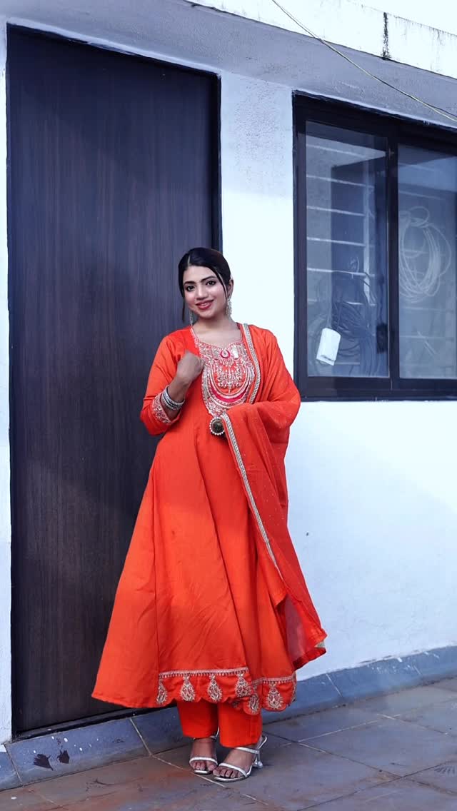 Instagram post by @vishaka.nirmalkar for Navlik. Caption reads: Keeping it traditional, yet timeless 🤍 @navlik.in....