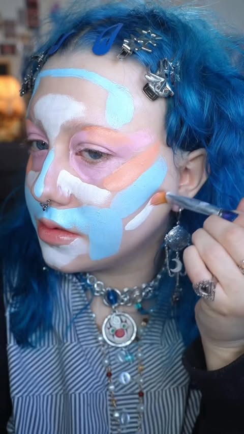Instagram post by @pippambarnes for Beauty Bay. Caption reads: [...] Royal blue Spectra set* @beautybay Bright....