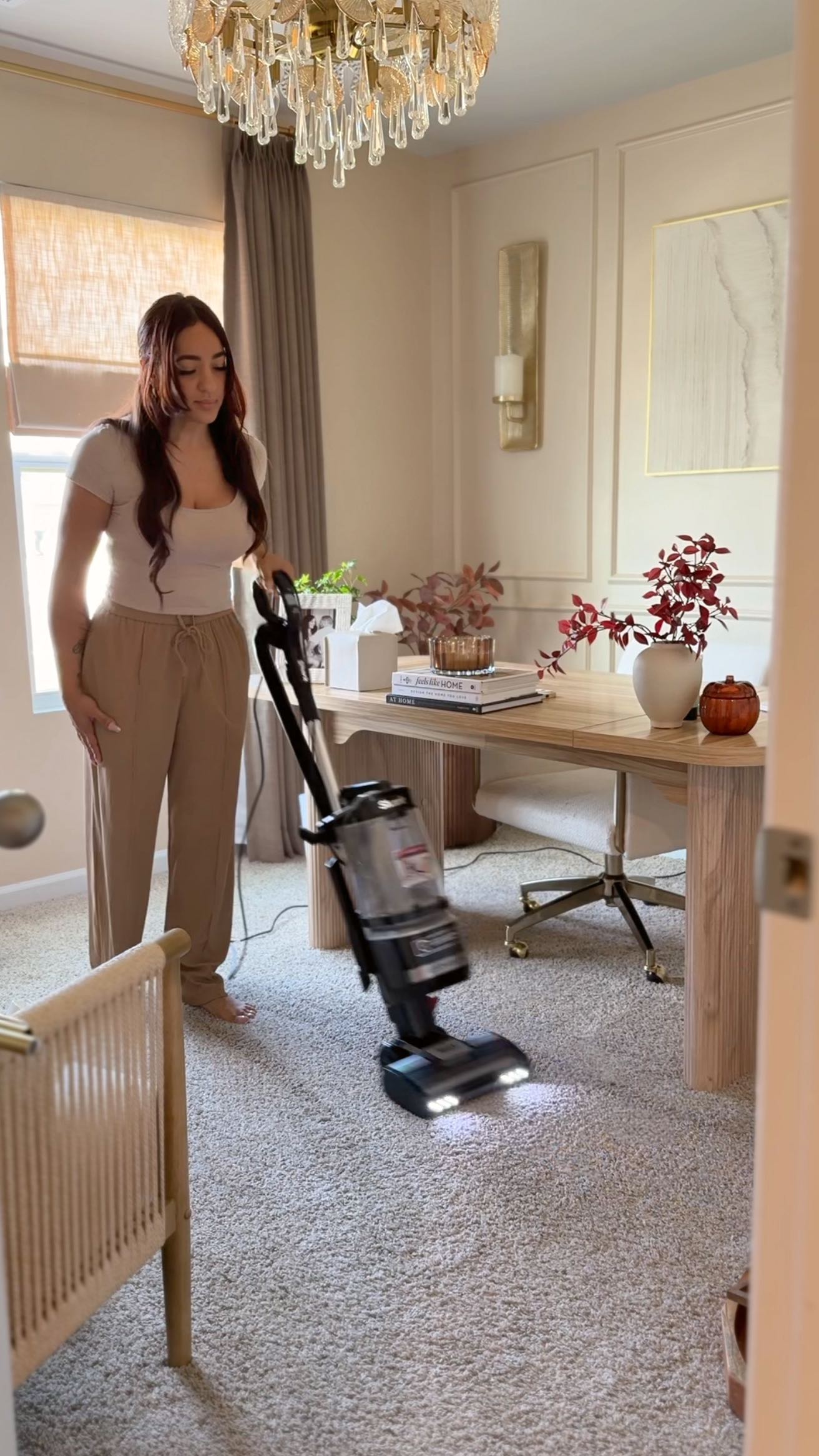 Instagram post by @jasminmakeup1 for MagicLinks. Caption reads: ✨ Cleaning has never been easier with my Shark....