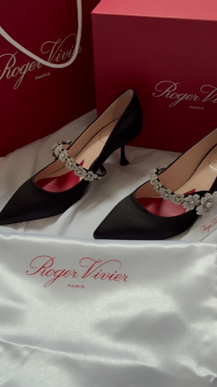 Instagram post by @jesuiscocoo for Roger Vivier. Caption reads: The impact of a luxury shoe like @rogervivier....