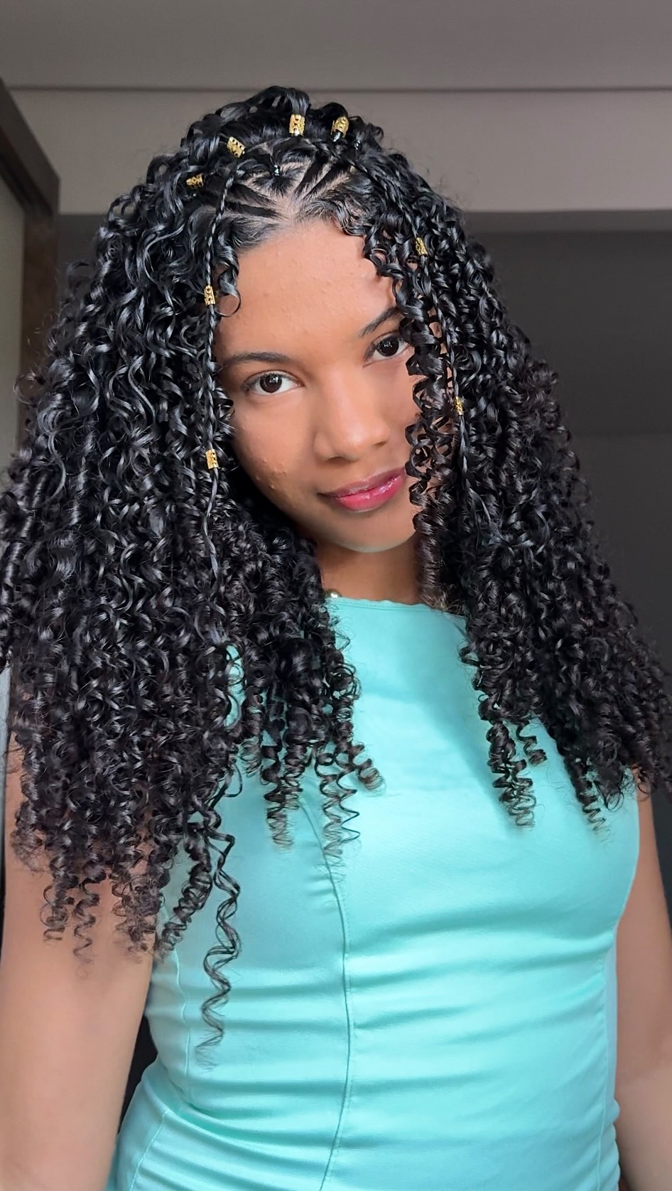 Instagram post by @urysilvaa for Salon Line. Caption reads: penteado 💕🎀

dupla Baunilha Doce Xêrosa....