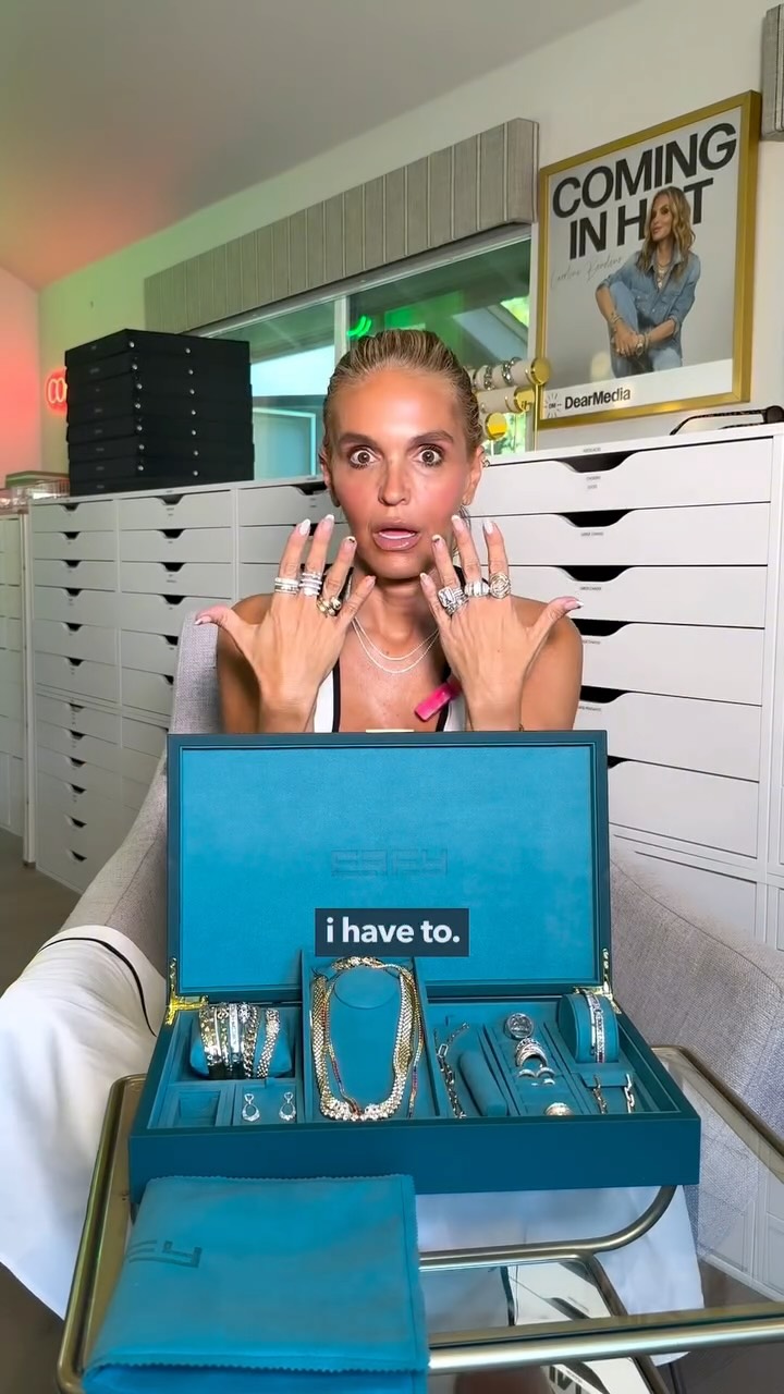 Instagram post by @shop.with.caroline for Effy Jewelry. Caption reads: [...] package of my dreams… Did you know....