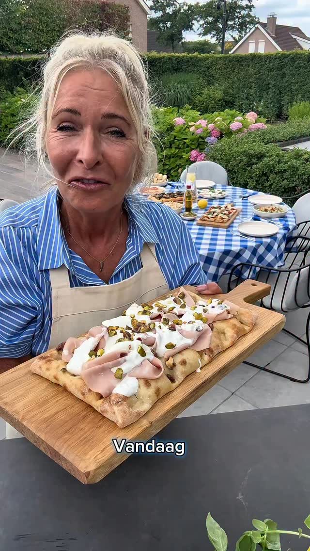 Instagram post by @mariskabauer for Albert Heijn. Caption reads: [...] je zó in Italië zit! ☀️
Bij @albertheijn....