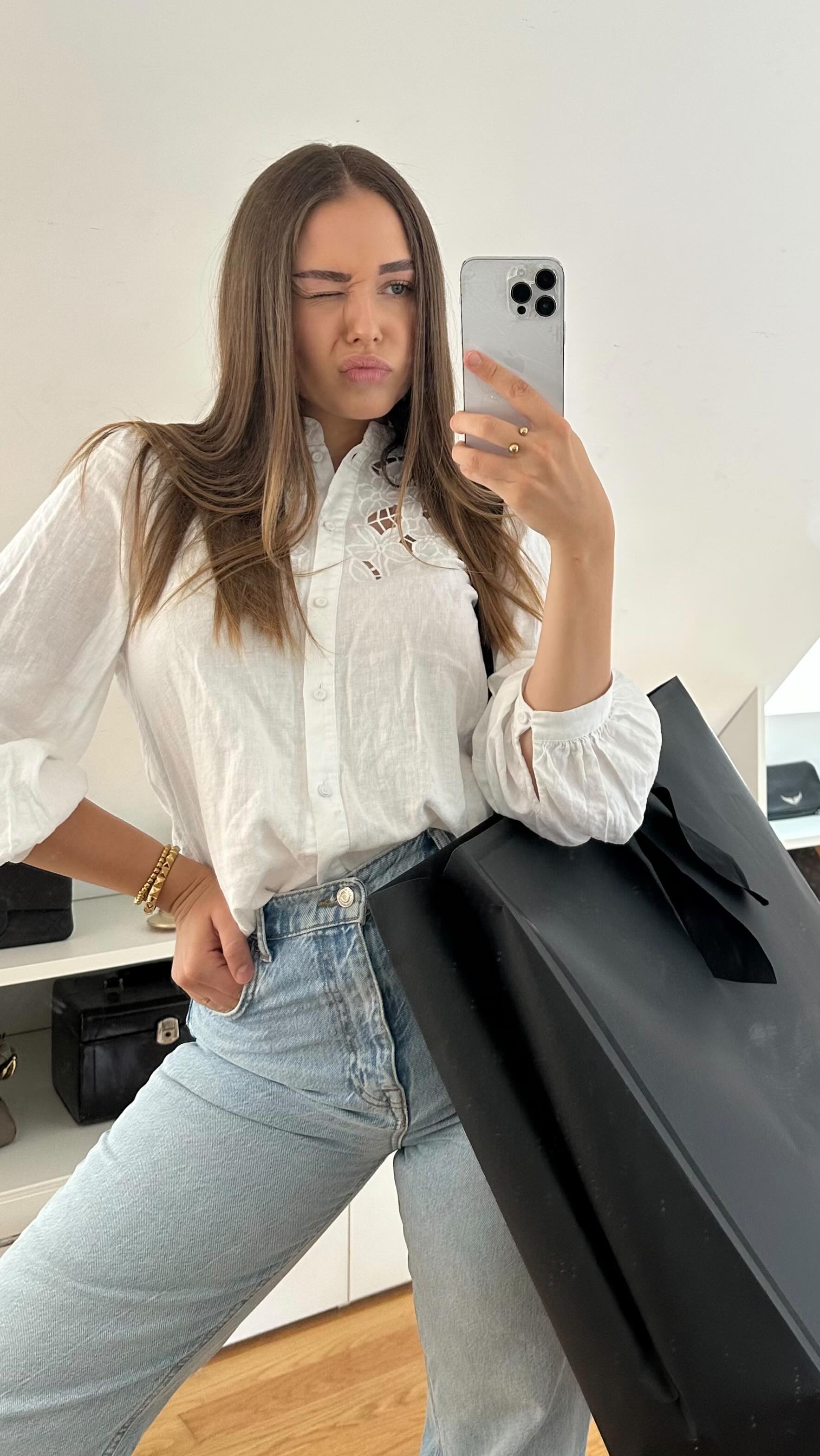 Instagram post by @elenaaamaya for BABOR. Caption reads: Danke für euren täglichen Support!🐭🐭....