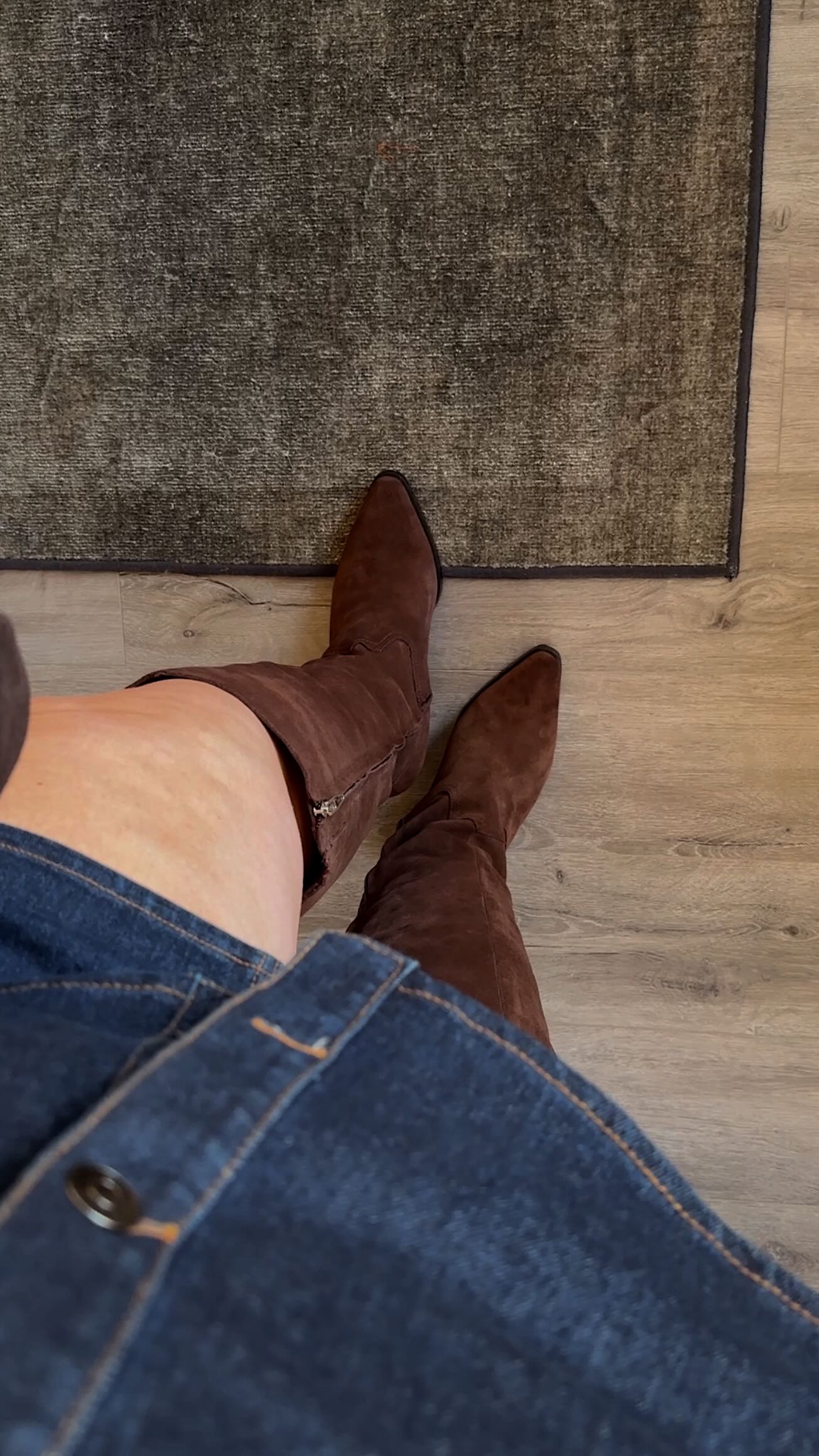 Instagram post by @lauren_wambolt for Dolce Vita. Caption reads: [...] Season 002 of Boots that fit from @dolcevita....