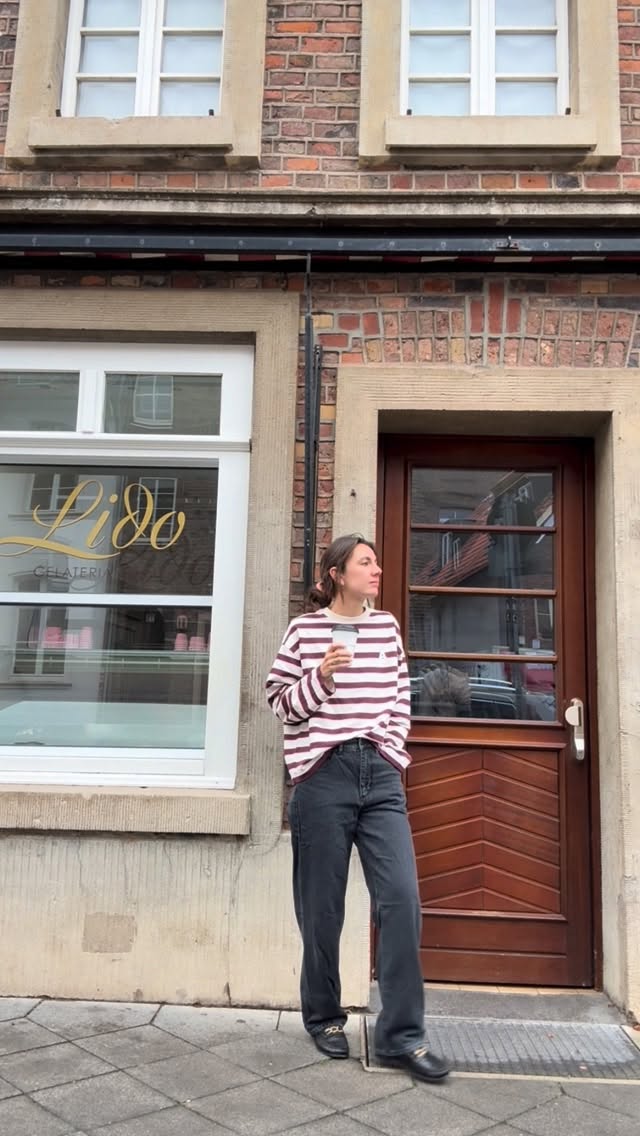 Instagram post by @friedalovesemil for ARMEDANGELS. Caption reads: [werbung] 

@armedangels Lieblings-Outfit

Bis zum....