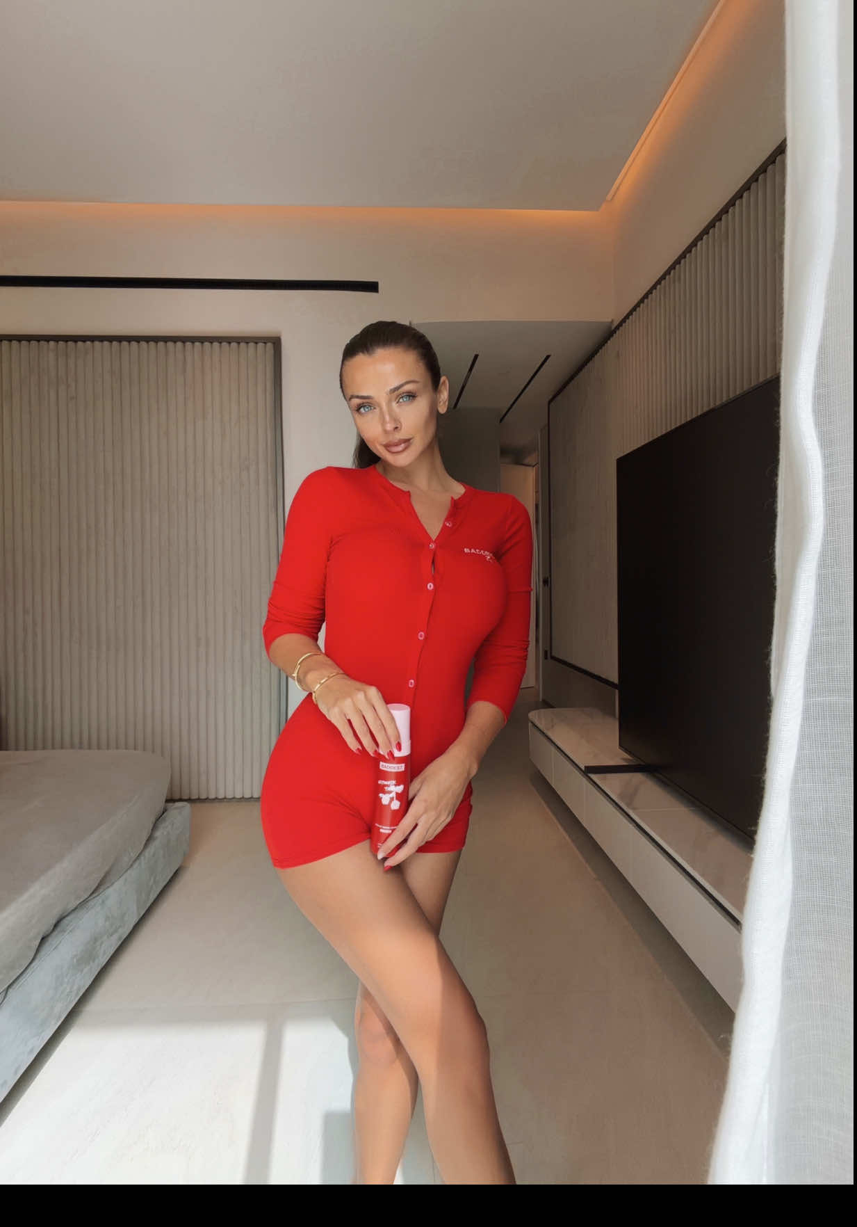 TikTok post by @kadymcdermott for Baddest Bod. Caption reads: [...] tan I will ever use! ❤️ PSA 40% off @Baddest....