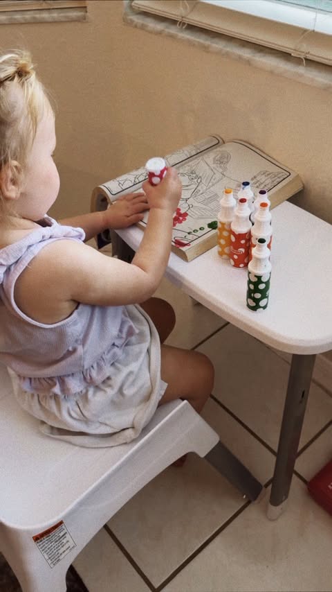 Instagram post by @sky.kellisa for Safety 1st. Caption reads: Mealtime with a two year old feels a little easier....