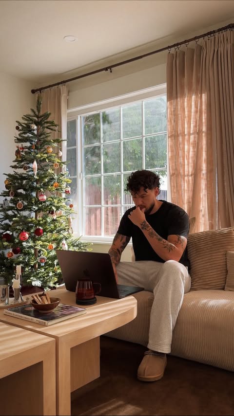 Instagram post by @arthurtparra for Foot Locker. Caption reads: Recent holiday pickups from @footlocker Give the....