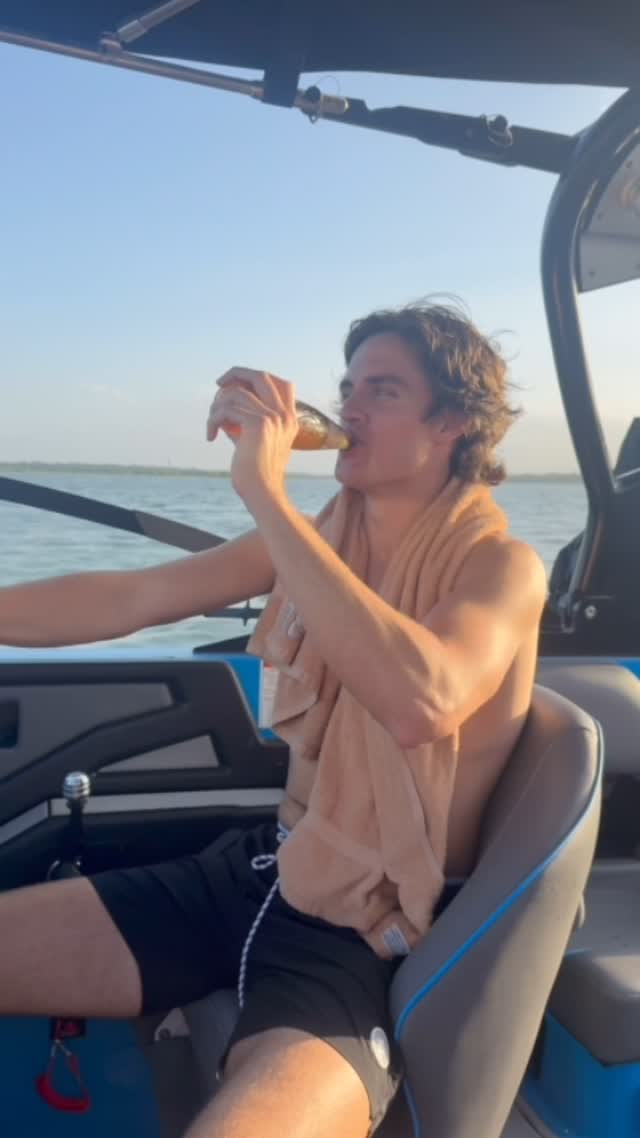 Instagram post by @joelaterza for 98Strong. Caption reads: [...] #SidralMundetPartner @SidralMundet....