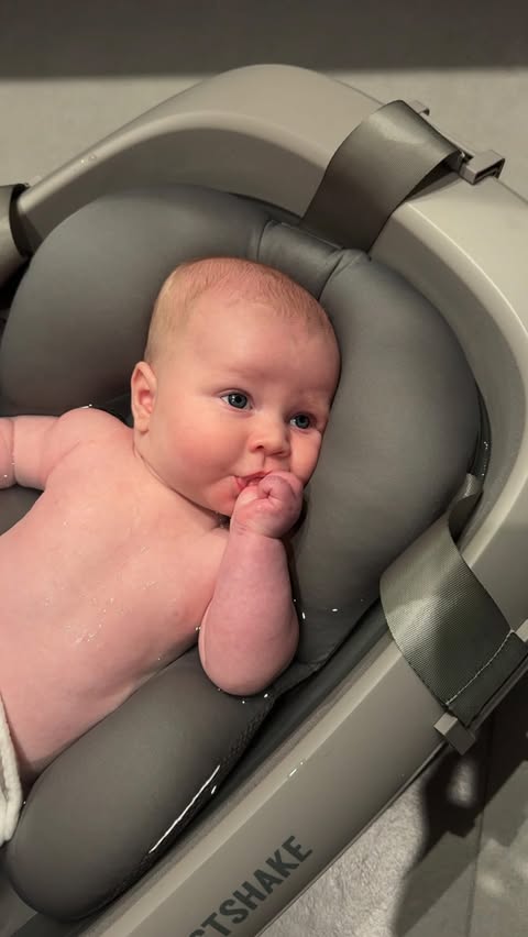 Instagram post by @freyjalind for Twistshake. Caption reads: Baby items we use everyday 🫧

BLACK FRIDAY SALE....