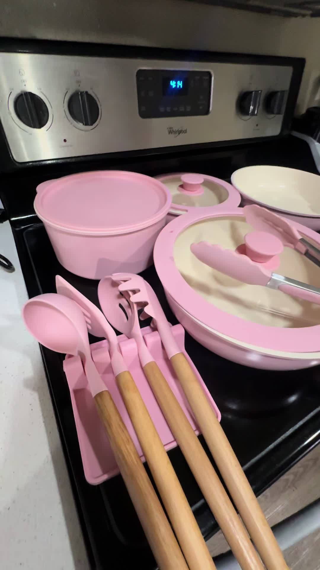 TikTok post by @ana051515 for Astercook. Caption reads: Caserolas hermosas 😍😍@Astercook USA #casuelas....