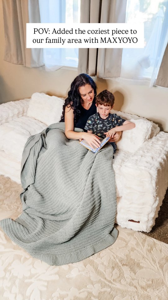 Instagram post by @theclassymamabear for MAXYOYO HOME. Caption reads: 😲Looking for the coziest spot in the house....