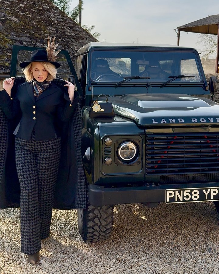 Instagram post by @littlegreendefender for Hicks & Brown. Caption reads: Betting on black.

Ad Where else could I get away....