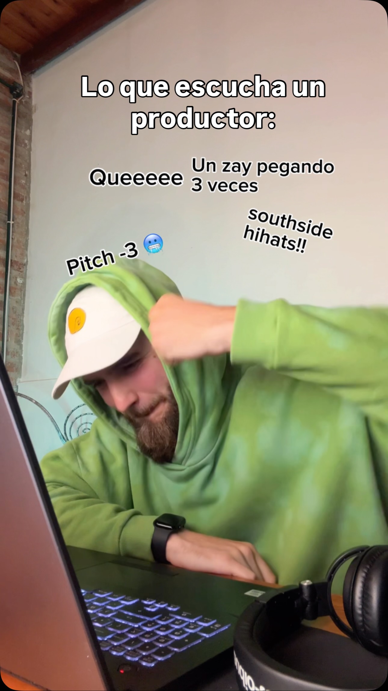 Instagram post by @snail.lake for LANDR. Caption reads: Los mejores samplepacks los encuentro en....