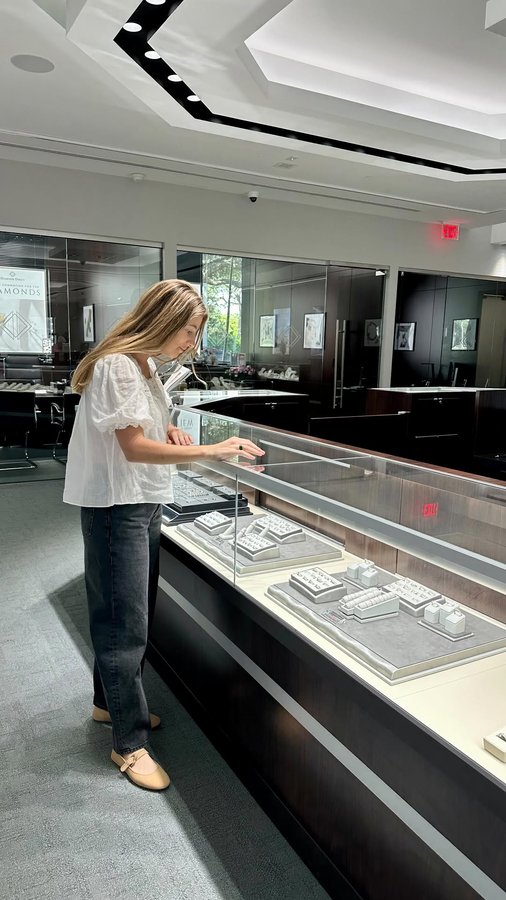 Instagram post by @alexandrasistodaniel for Diamonds Direct. Caption reads: This is a PSA for my husband 💎🎁@diamondsdirect....