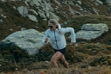 Instagram post by @fernandamaciel_oficial for 100% Bike. Caption reads: My 100% family just dropped some new color ways.....