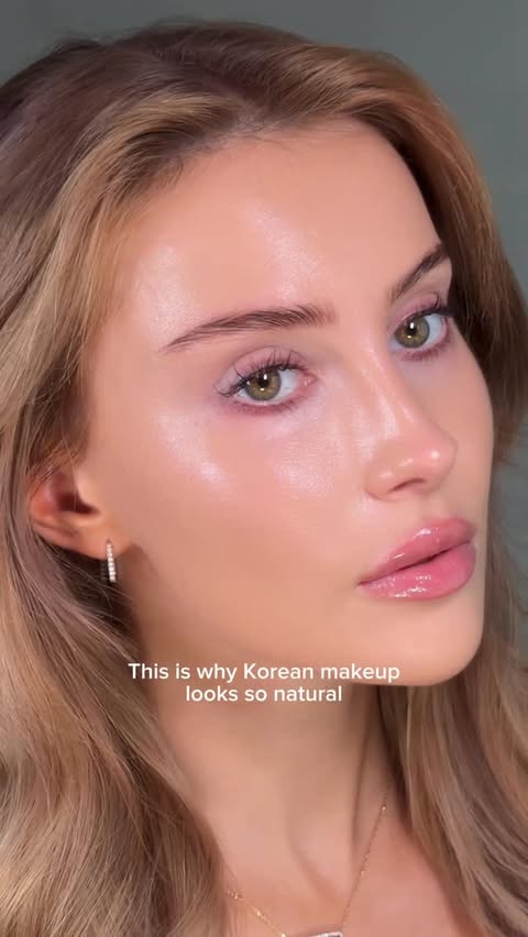 Instagram post by @jasminlily_ for Mixsoon. Caption reads: [...] Ad PDRN Collagen Tinted Moisturizer by....