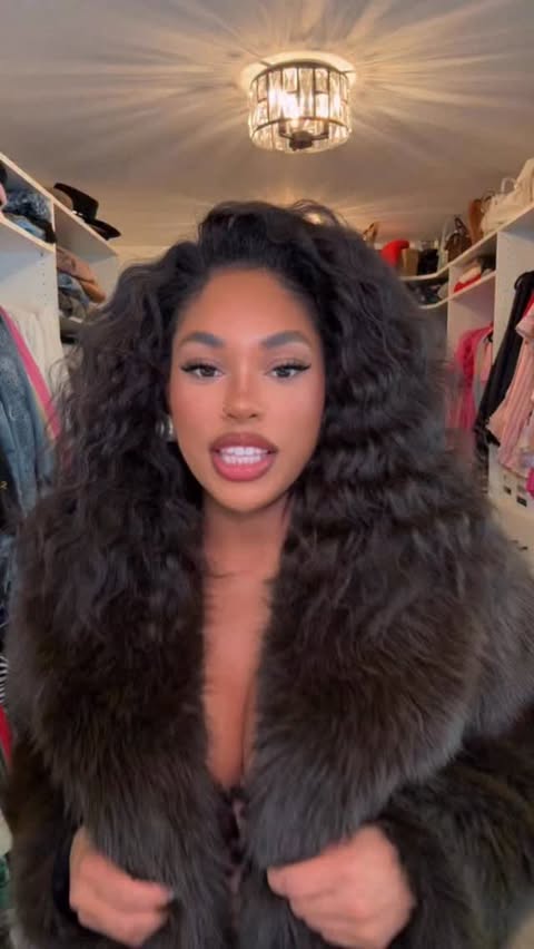 Instagram post by @itsmyrayeraye for Ellis Brooklyn. Caption reads: Queen’s Caramel by @EllisBrooklyn is my new sweet....