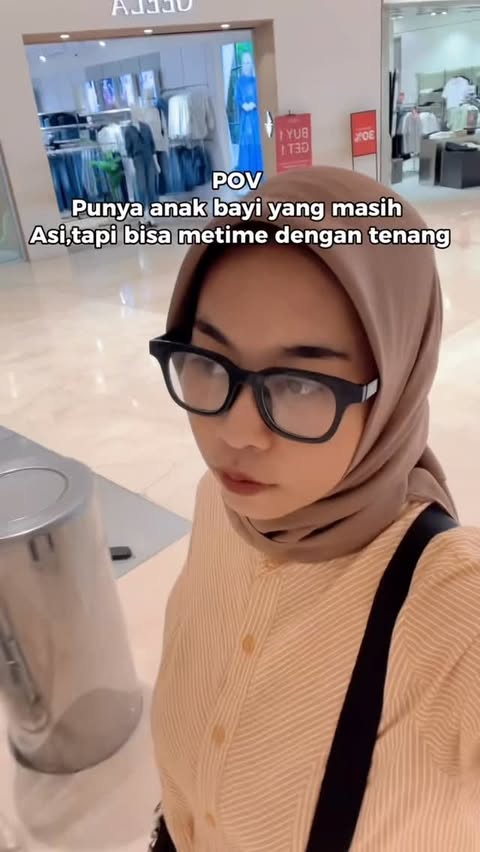 Instagram post by @ikarahma_02 for Mom Uung. Caption reads: [...] nya,jadi lebih tenang ninggalin bocil....