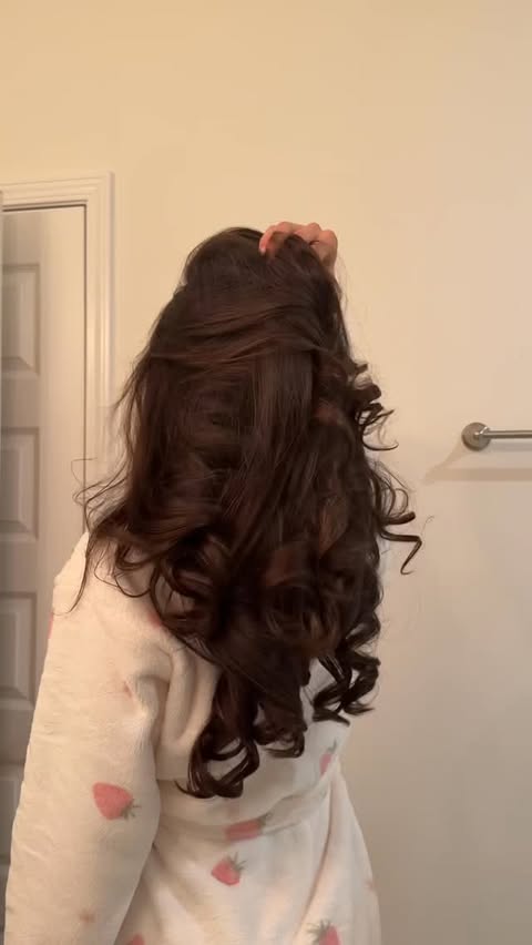 Instagram post by @hannahsykesburch for Tangle Teezer. Caption reads: a couple small things that have made a huge....