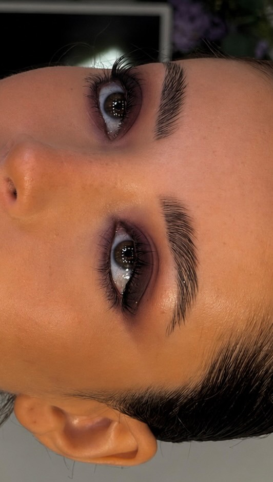 Instagram post by @sophiaselmana for NiceWork. Caption reads: [...] #tutomakeup *certains produits offerts....