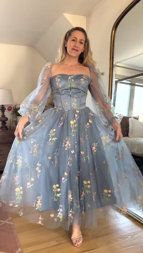 Instagram post by @laurenhenesy for Retro Stage. Caption reads: A dress that dreams are made of ✨🥹....