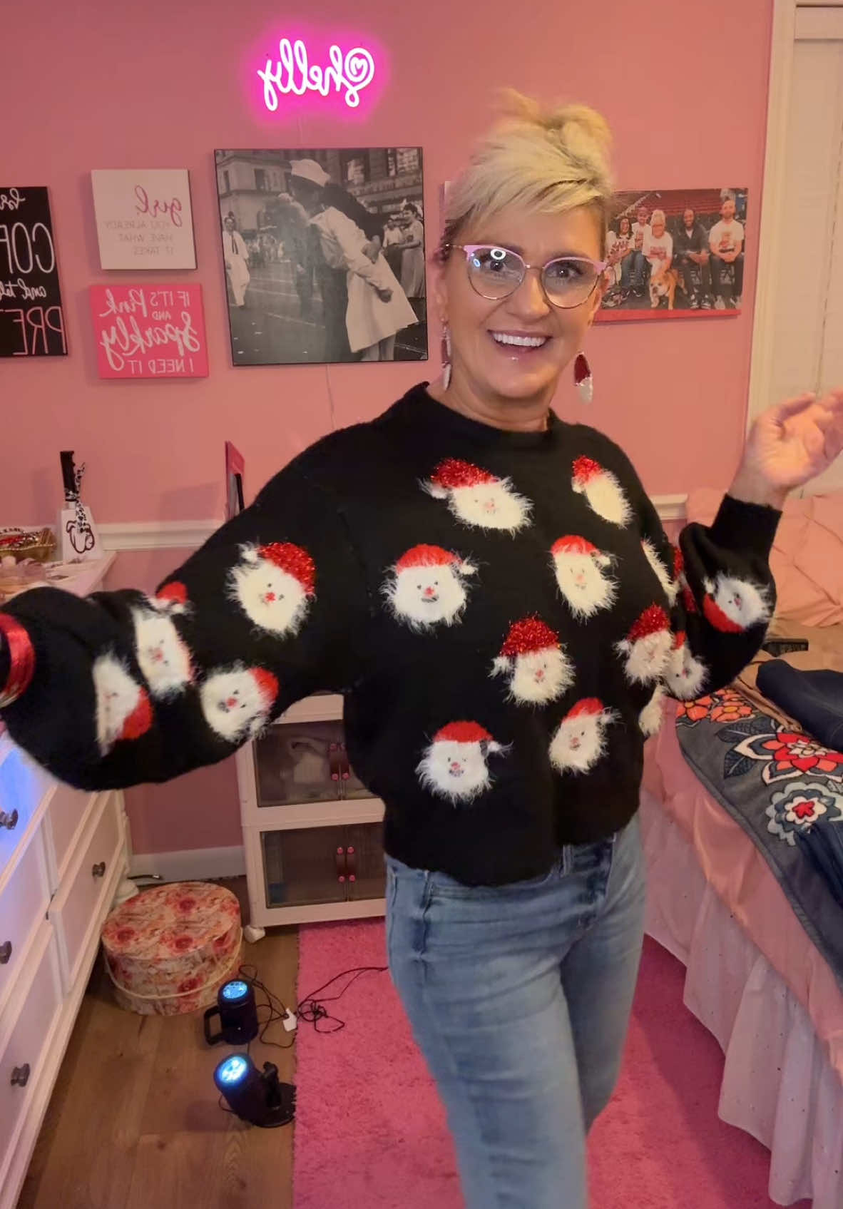 TikTok post by @colesmom21 for Ava Lane Boutique. Caption reads: [...] #judyblue #buttylicious #flashsale @Ava Lane....